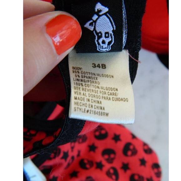 NWT Hot Topic Bra Panty Set Stars Skulls Small 34B - Picture 5 of 5